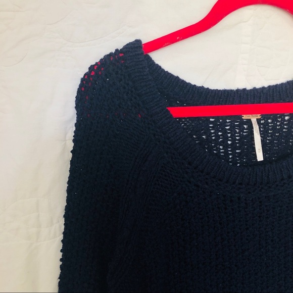 Free People Basic Navy Crochet Sweater Size M - Picture 4 of 6